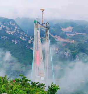 世界第一高橋封頂!河南中玻打造